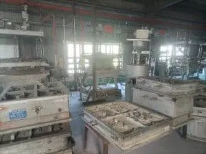 White mold forming machine and aluminum mold